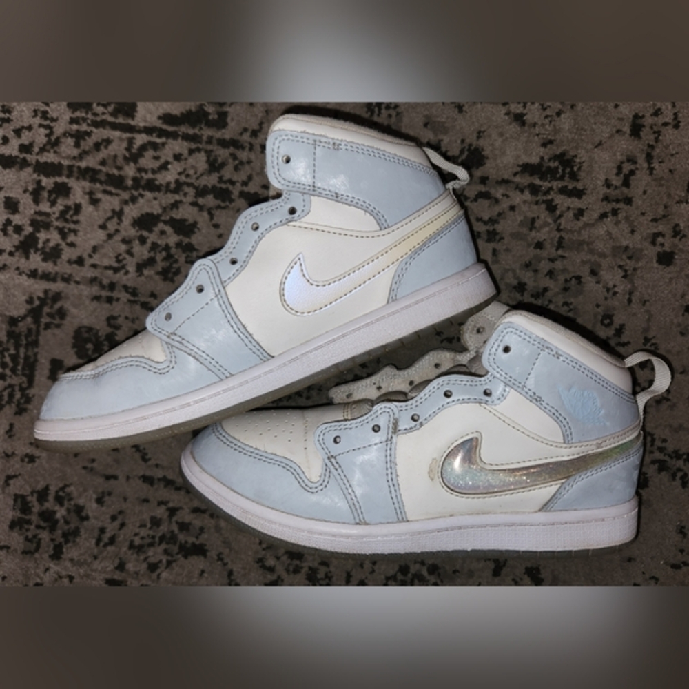 Frozen Air Jordan 1 Mid SE Glitter Swoosh Youth Size 3